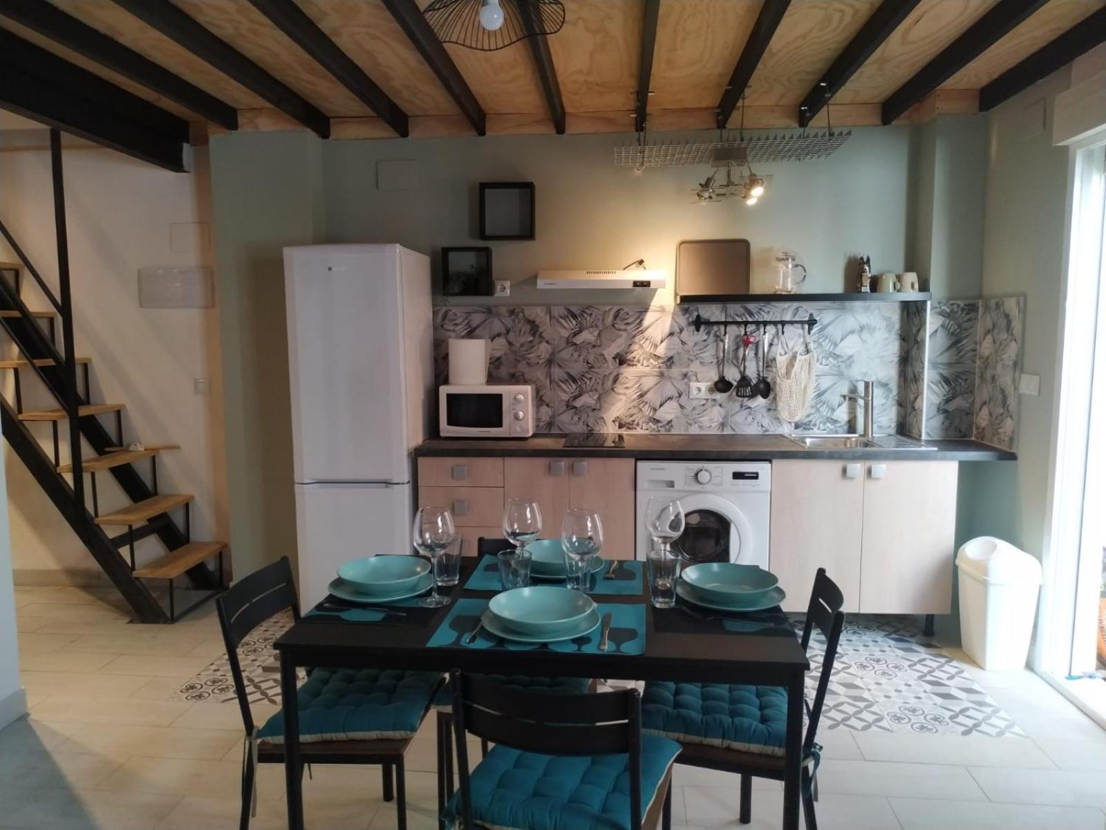 Centrico Apartamento Familiar Con Patio Privado Alicante Luaran gambar